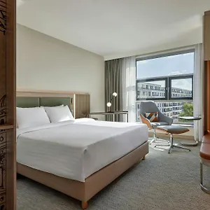 Courtyard By Marriott Center Otel